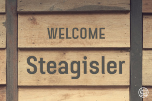 Steagisler: A Clean Sans Serif Typeface for Modern Editorial Design
